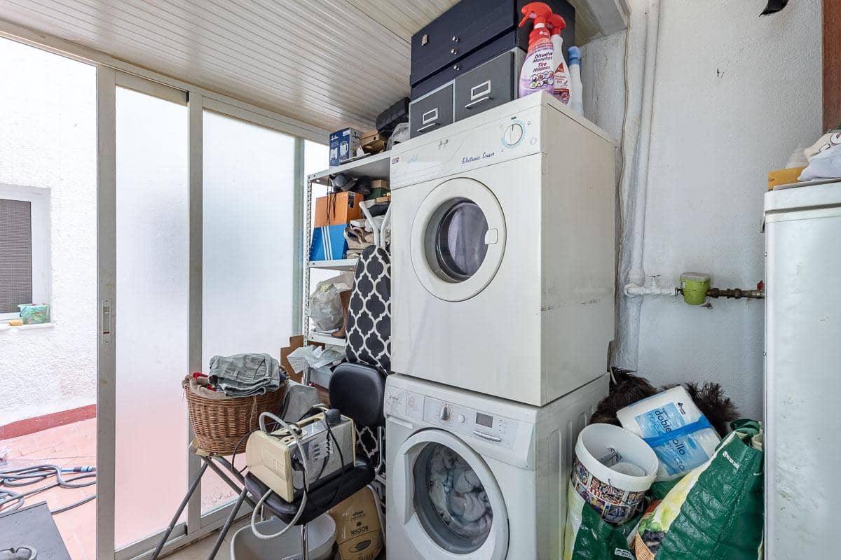 3 bedroom Flat for sale in Granada city - € 260,000 (Ref: 9527915)