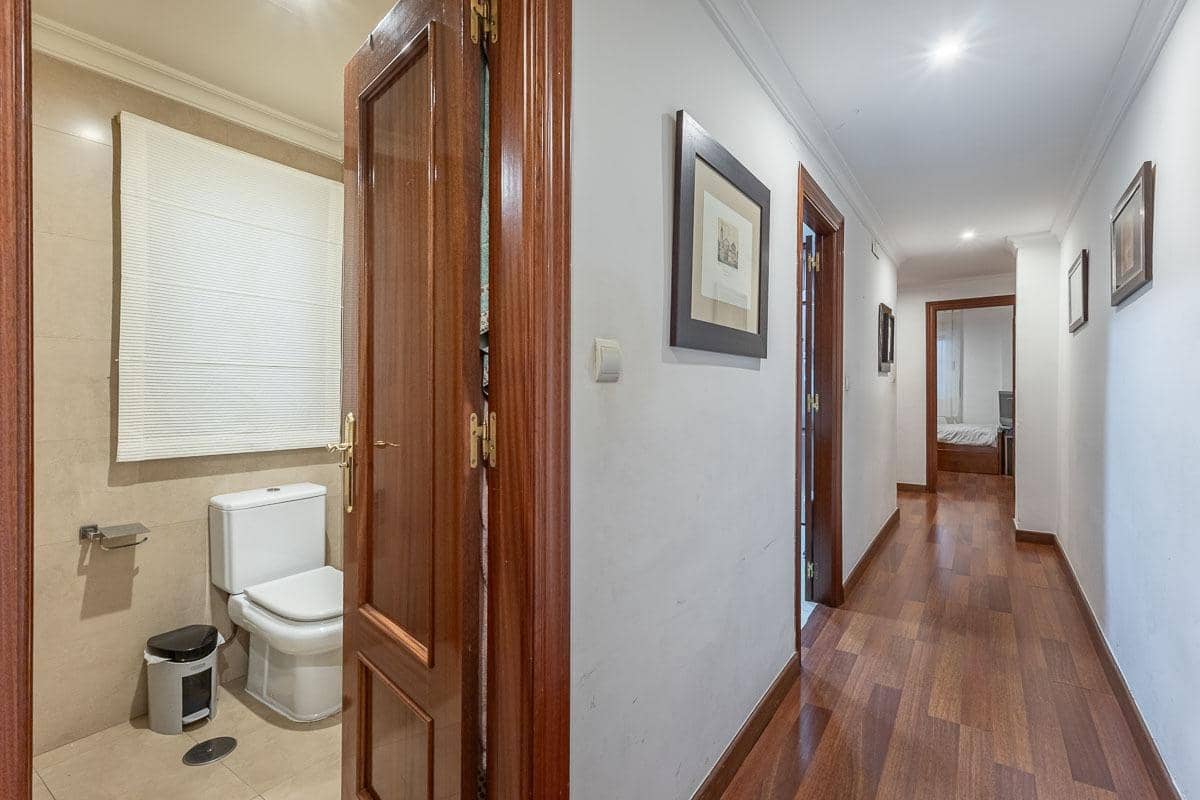 3 bedroom Flat for sale in Granada city - € 260,000 (Ref: 9527915)