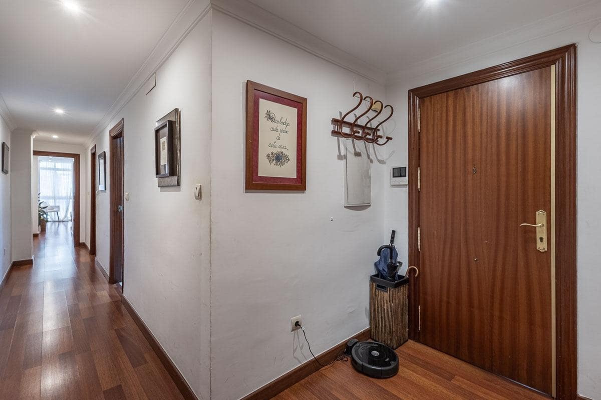 3 bedroom Flat for sale in Granada city - € 260,000 (Ref: 9527915)