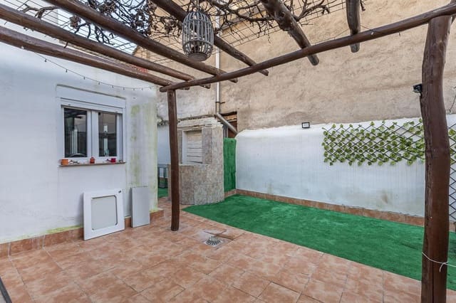 4 makuuhuone Omakotitalo myytävänä paikassa Atarfe - 180 000 € (Ref: 9527920)