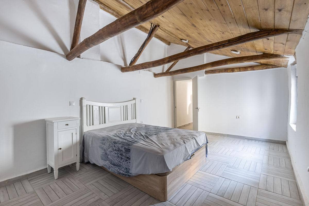 4 makuuhuone Omakotitalo myytävänä paikassa Atarfe - 180 000 € (Ref: 9527920)