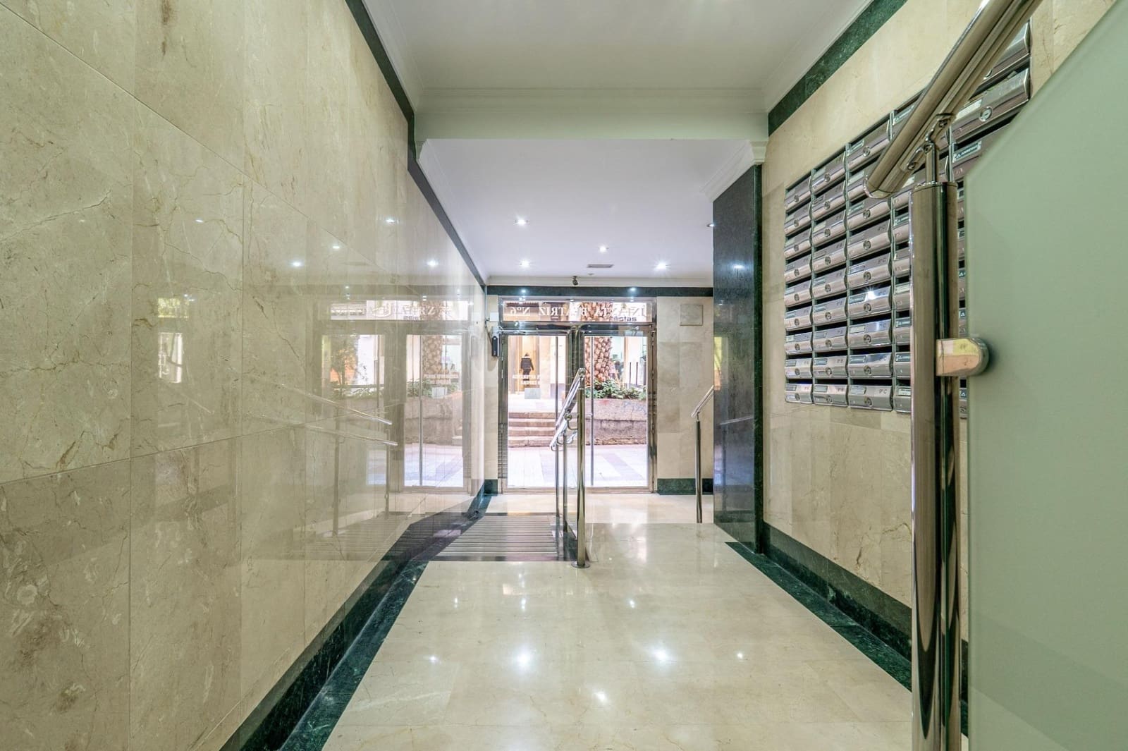 5 sypialnia Mieszkanie na sprzedaż w Miasto Grenada - 325 000 € (Ref: 9530442)