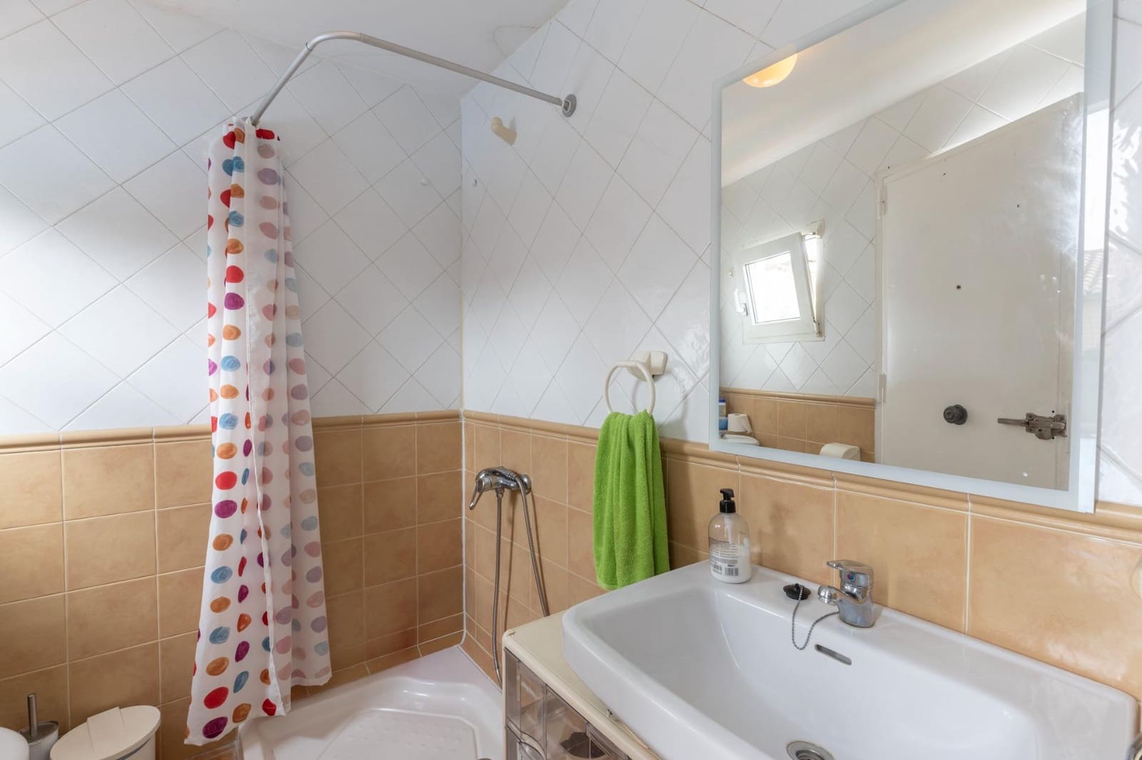 6 bedroom Villa for sale in Otura with pool garage - € 540,000 (Ref: 9534003)