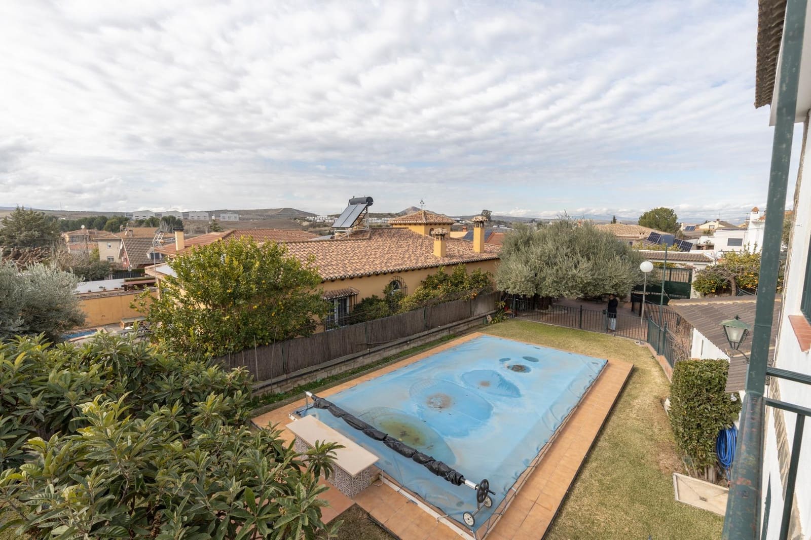 6 bedroom Villa for sale in Otura with pool garage - € 540,000 (Ref: 9534003)