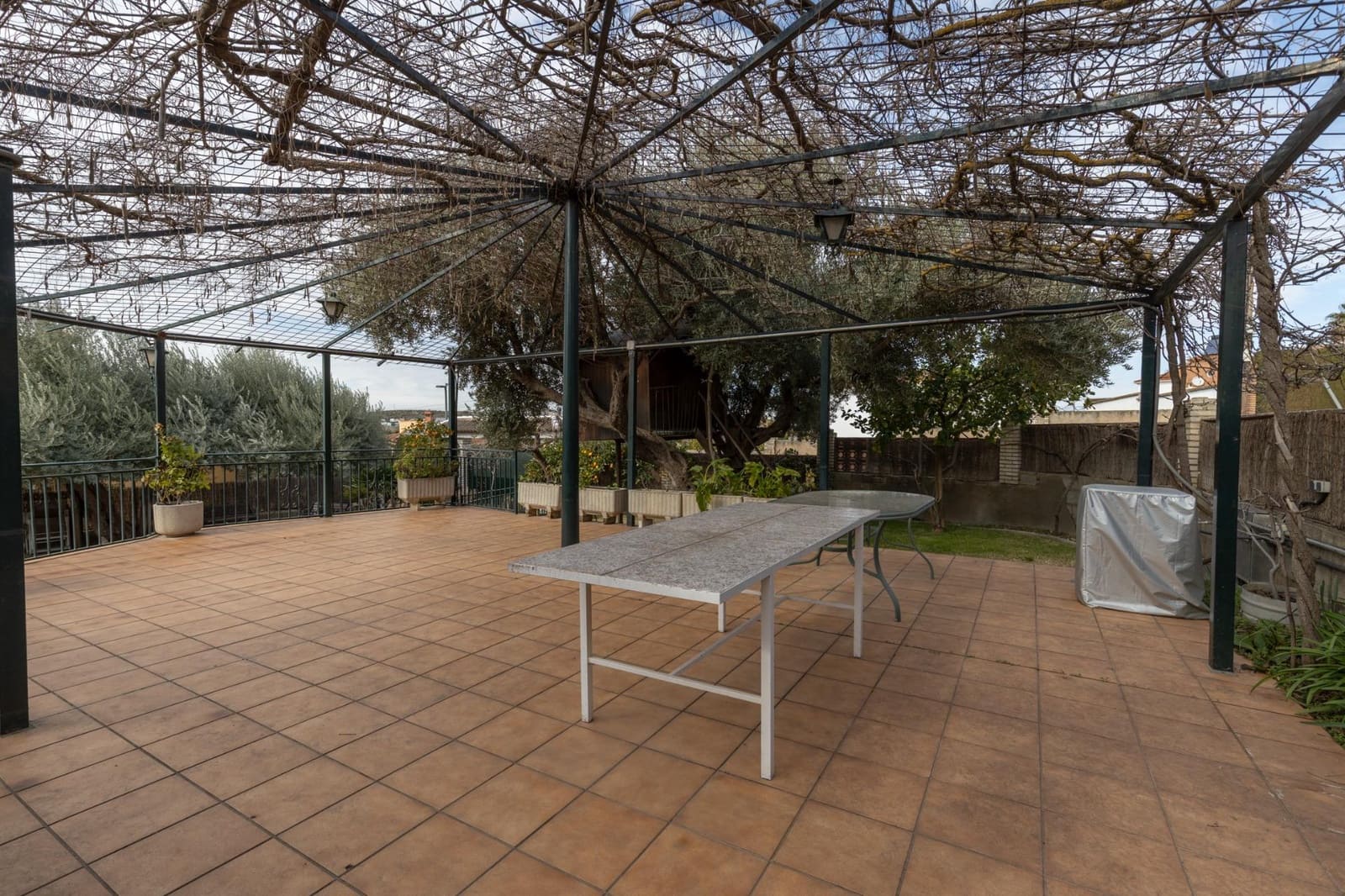 6 bedroom Villa for sale in Otura with pool garage - € 540,000 (Ref: 9534003)