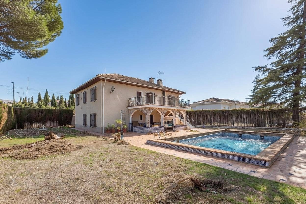 5 bedroom Villa for sale in Gojar with pool garage - € 375,000 (Ref: 9534005)