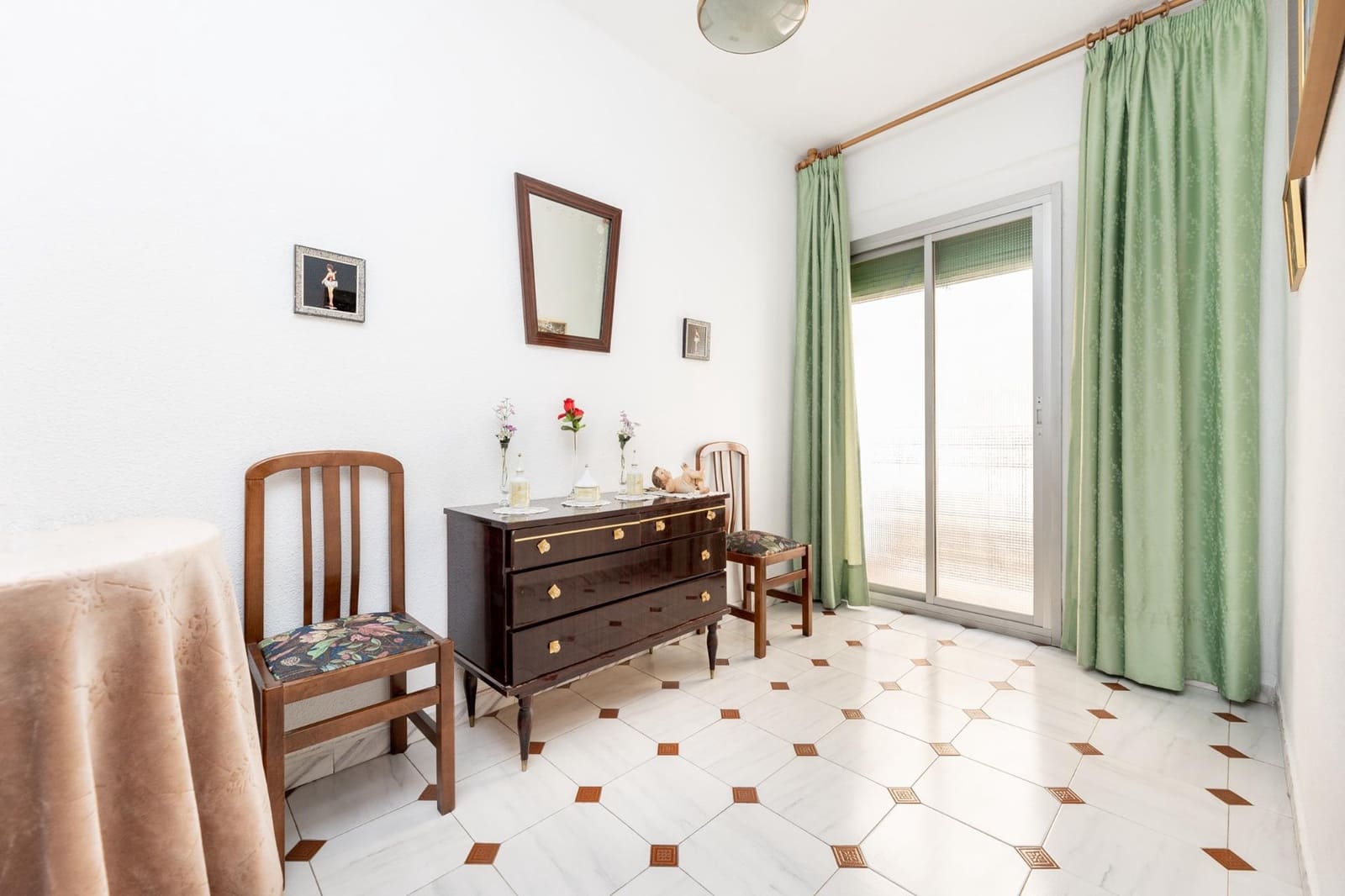 3 bedroom Flat for sale in Granada city - € 175,000 (Ref: 9534006)