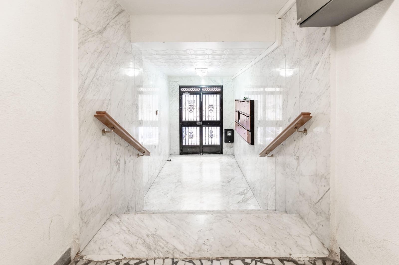 3 bedroom Flat for sale in Granada city - € 175,000 (Ref: 9534006)