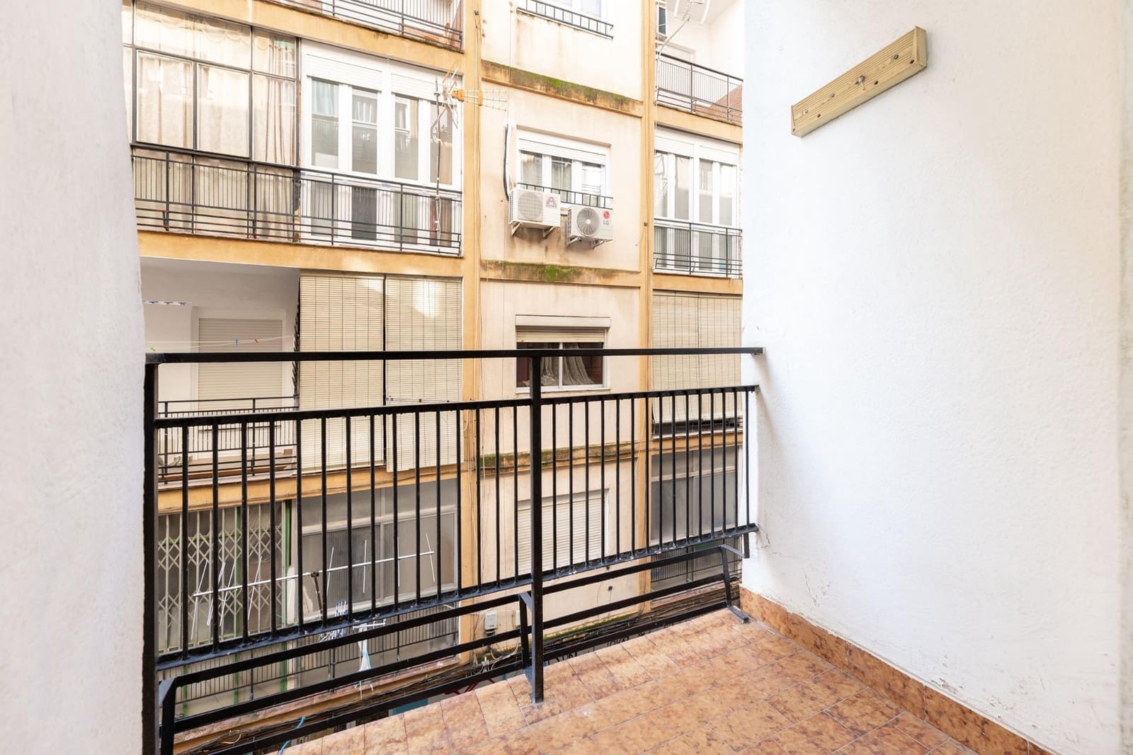 3 bedroom Flat for sale in Granada city - € 175,000 (Ref: 9534006)