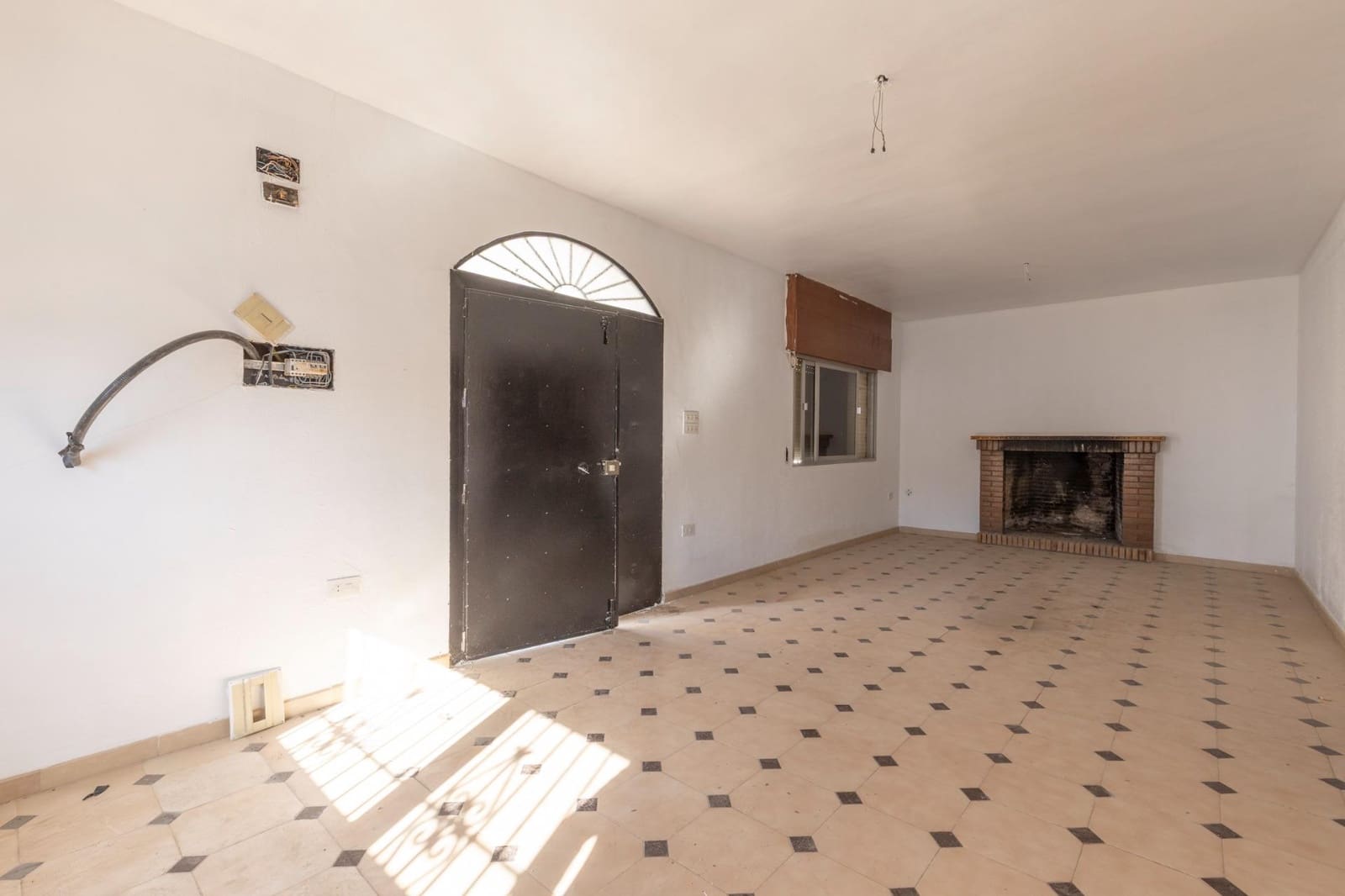 4 bedroom Villa for sale in Las Gabias with pool garage - € 379,000 (Ref: 9535843)