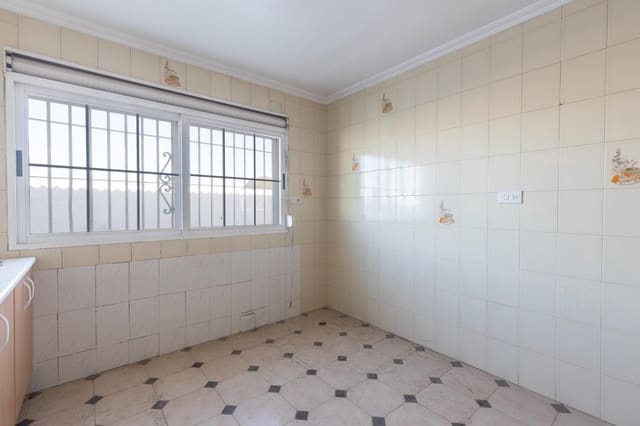 4 soveværelse Villa til salg i Las Gabias med swimmingpool garage - € 379.000 (Ref: 9535843)