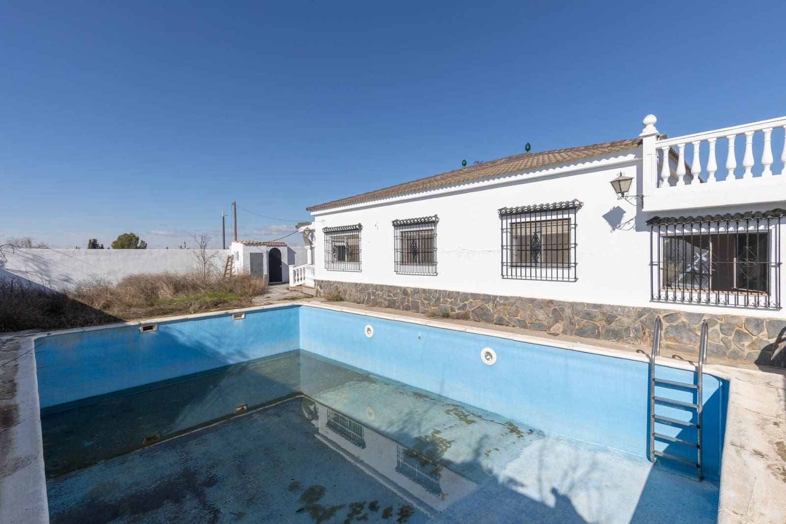 4 bedroom Villa for sale in Las Gabias with pool garage - € 379,000 (Ref: 9535843)