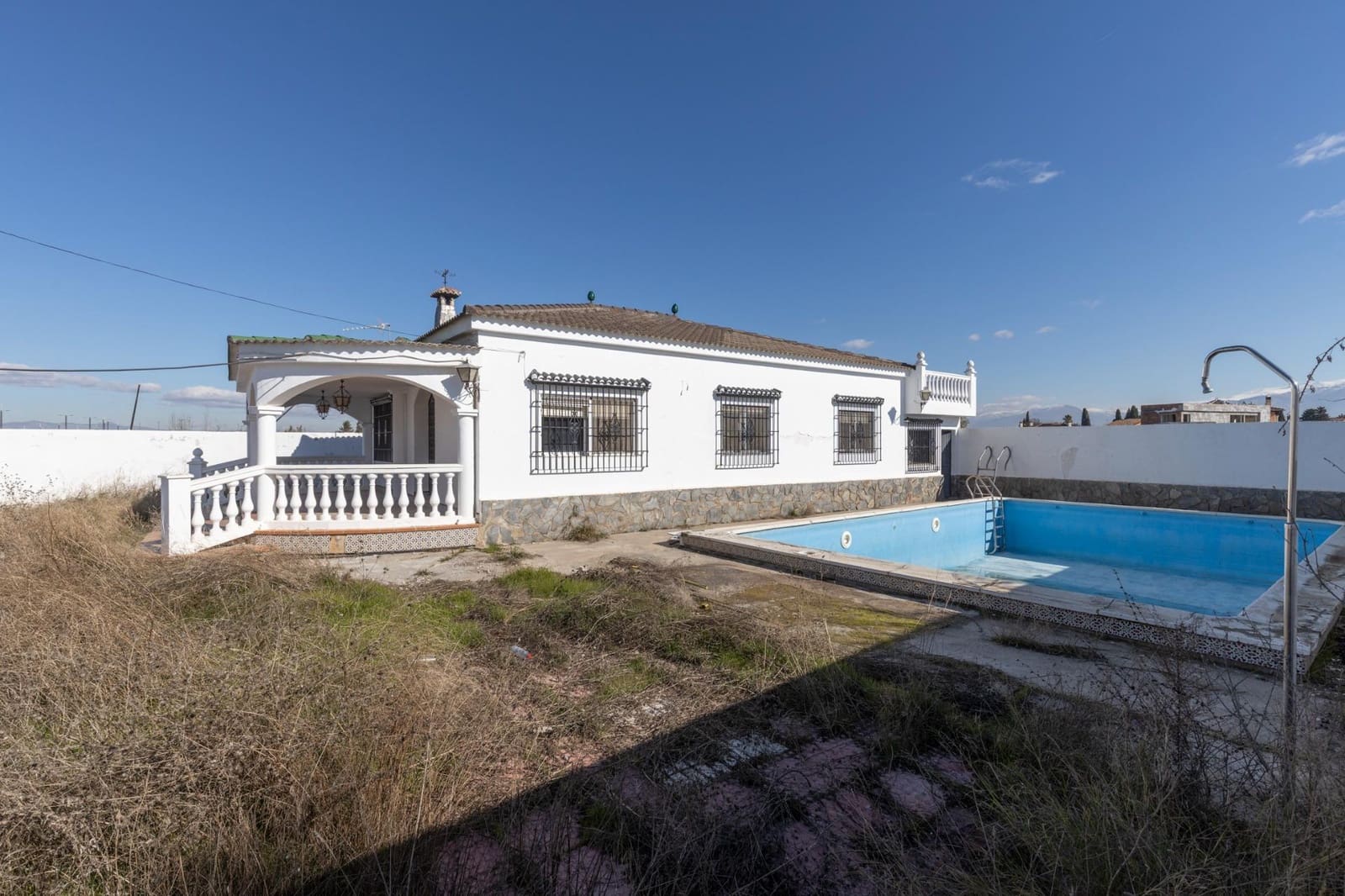 4 bedroom Villa for sale in Las Gabias with pool garage - € 379,000 (Ref: 9535843)