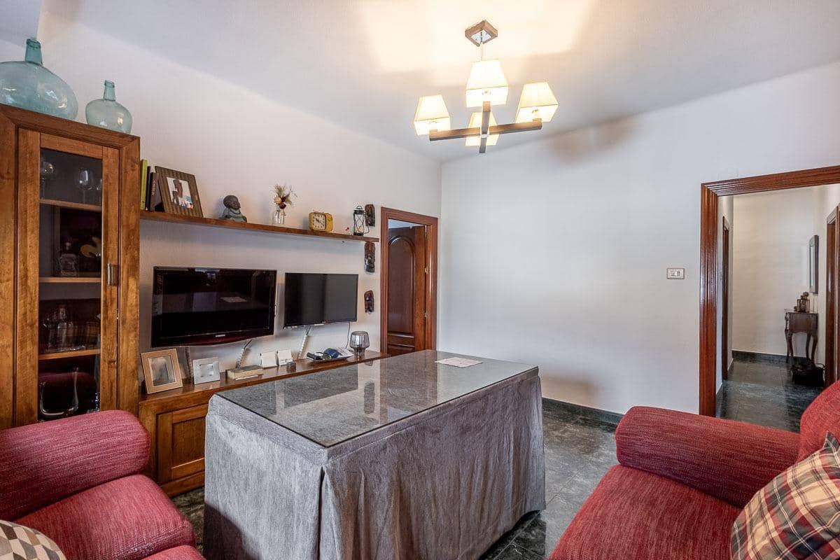 4 soveværelse Lejlighed til salg i Granada by - € 200.000 (Ref: 9535844)