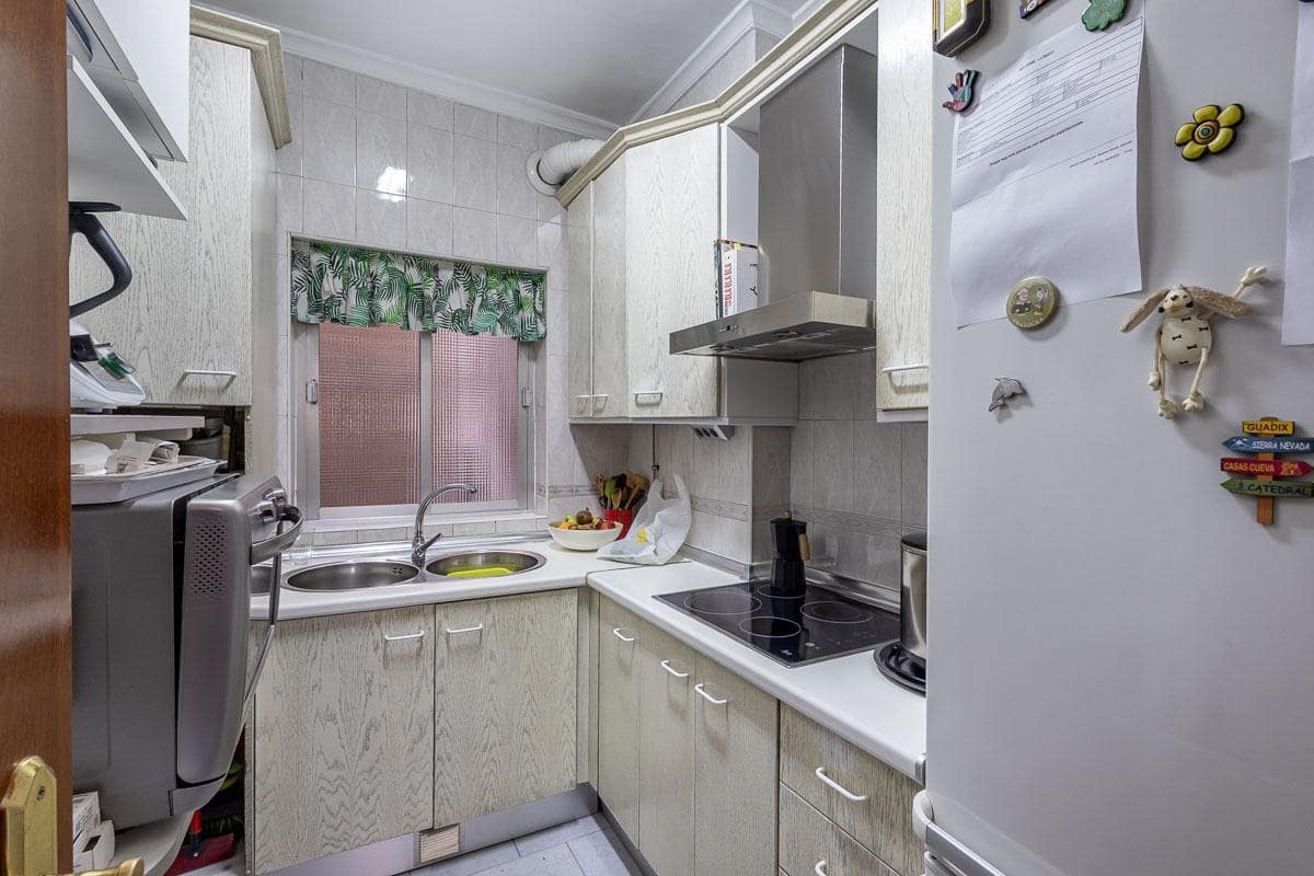 4 soveværelse Lejlighed til salg i Granada by - € 200.000 (Ref: 9535844)