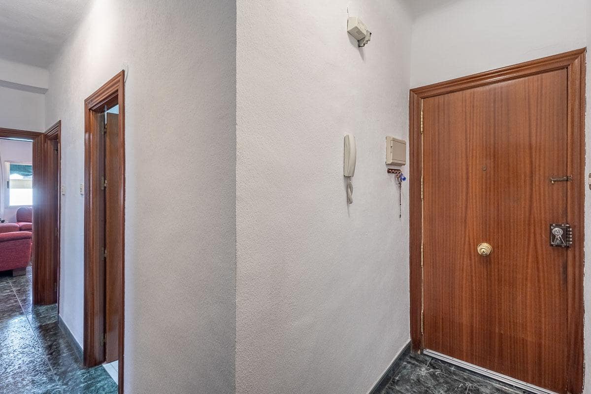 4 soveværelse Lejlighed til salg i Granada by - € 200.000 (Ref: 9535844)