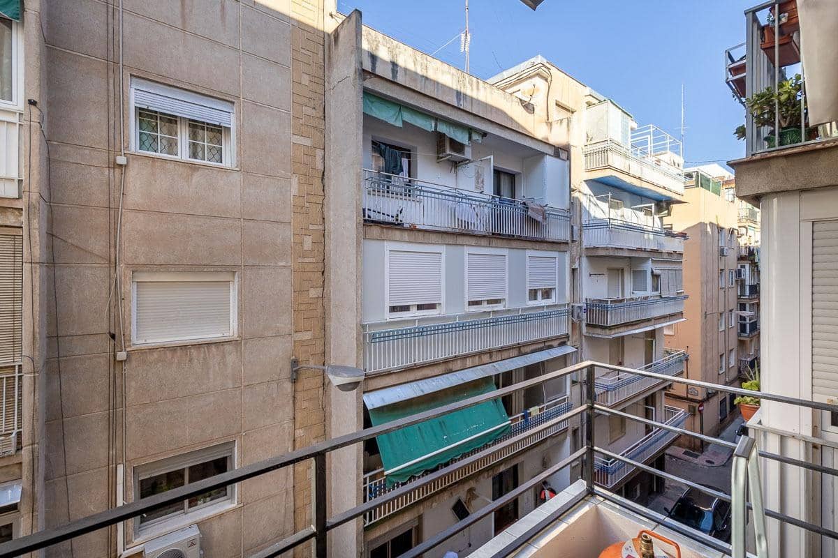 4 soveværelse Lejlighed til salg i Granada by - € 200.000 (Ref: 9535844)
