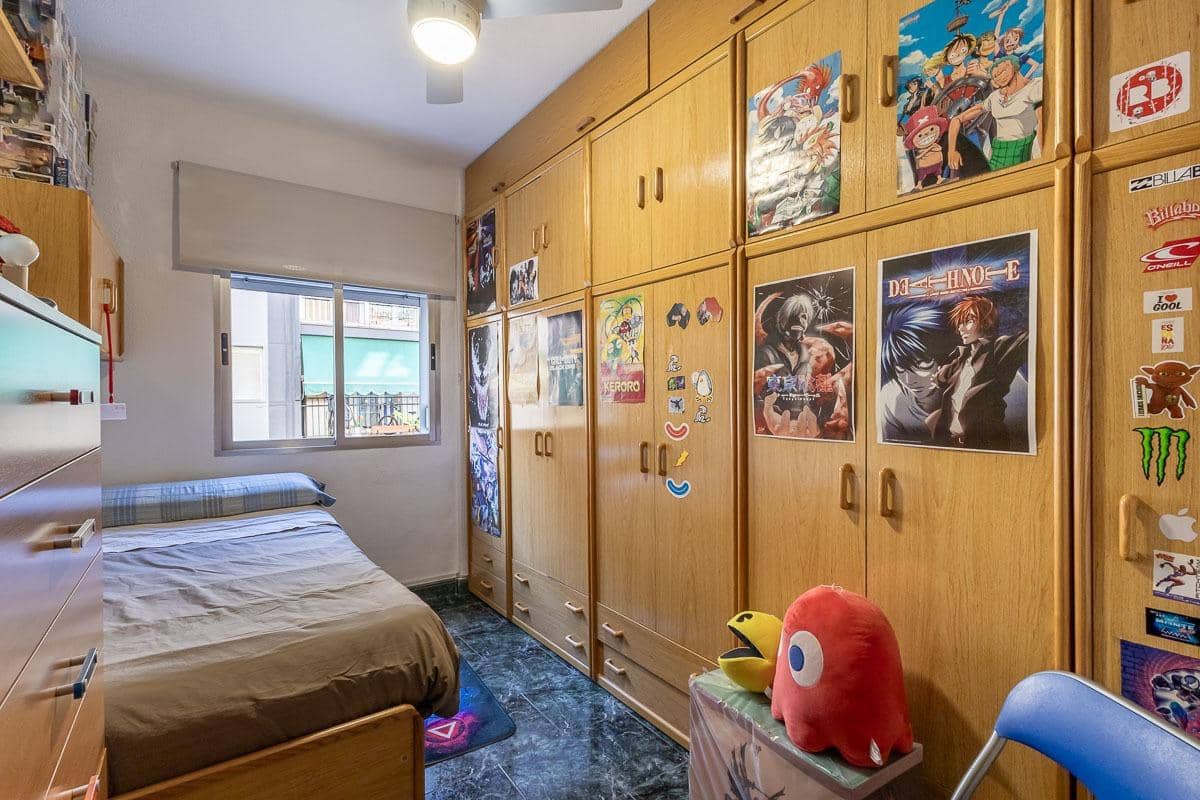 4 soveværelse Lejlighed til salg i Granada by - € 200.000 (Ref: 9535844)