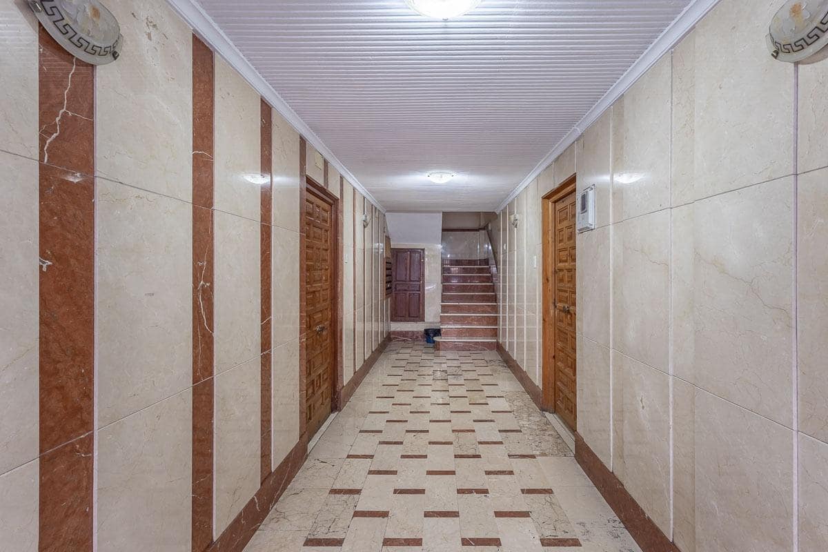 4 soveværelse Lejlighed til salg i Granada by - € 200.000 (Ref: 9535844)