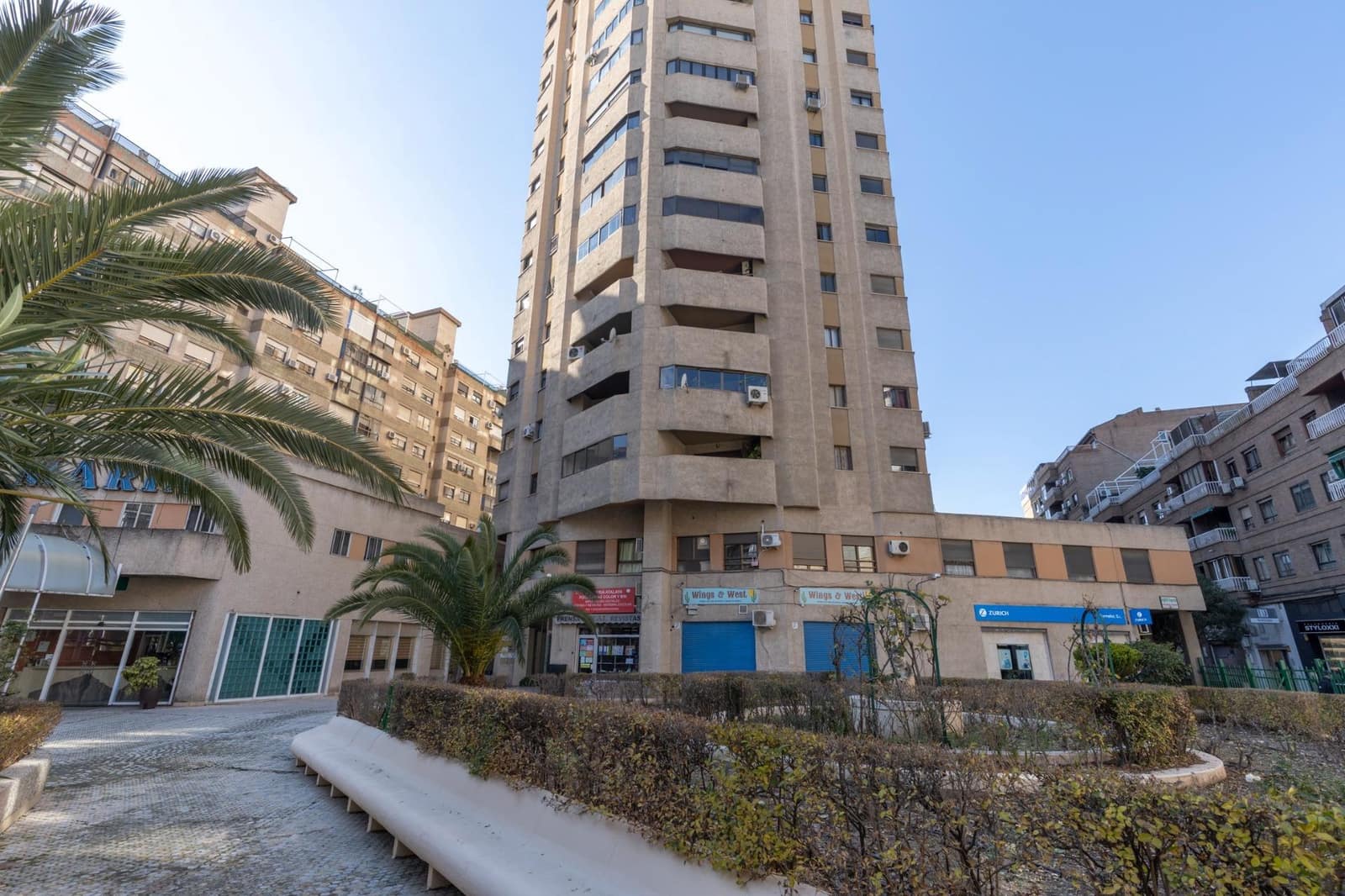 4 bedroom Flat for sale in Granada city with garage - € 560,000 (Ref: 9535845)