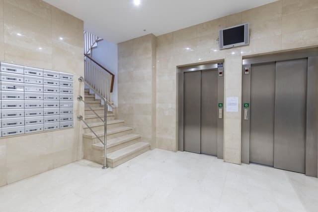 4 soveværelse Lejlighed til salg i Granada by med garage - € 560.000 (Ref: 9535845)