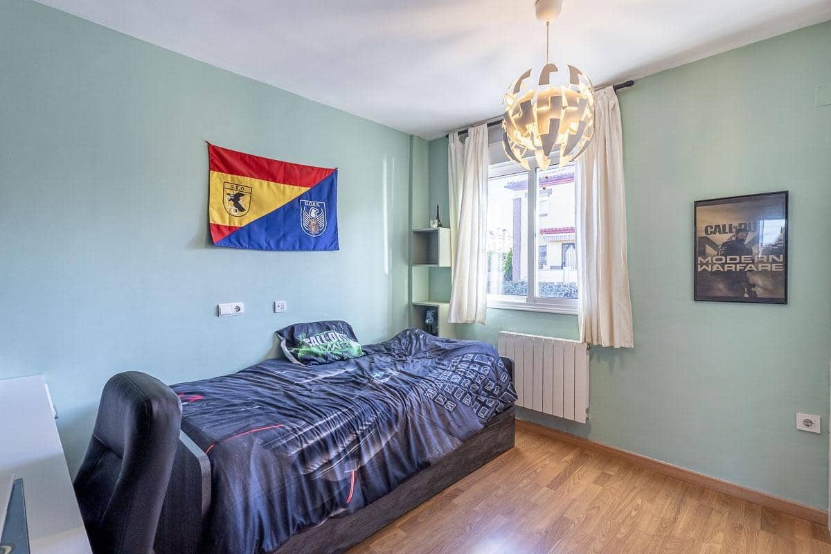 4 soverom Kjedet enebolig til salgs i Alhendin med svømmebasseng garasje - € 309 000 (Ref: 9535846)