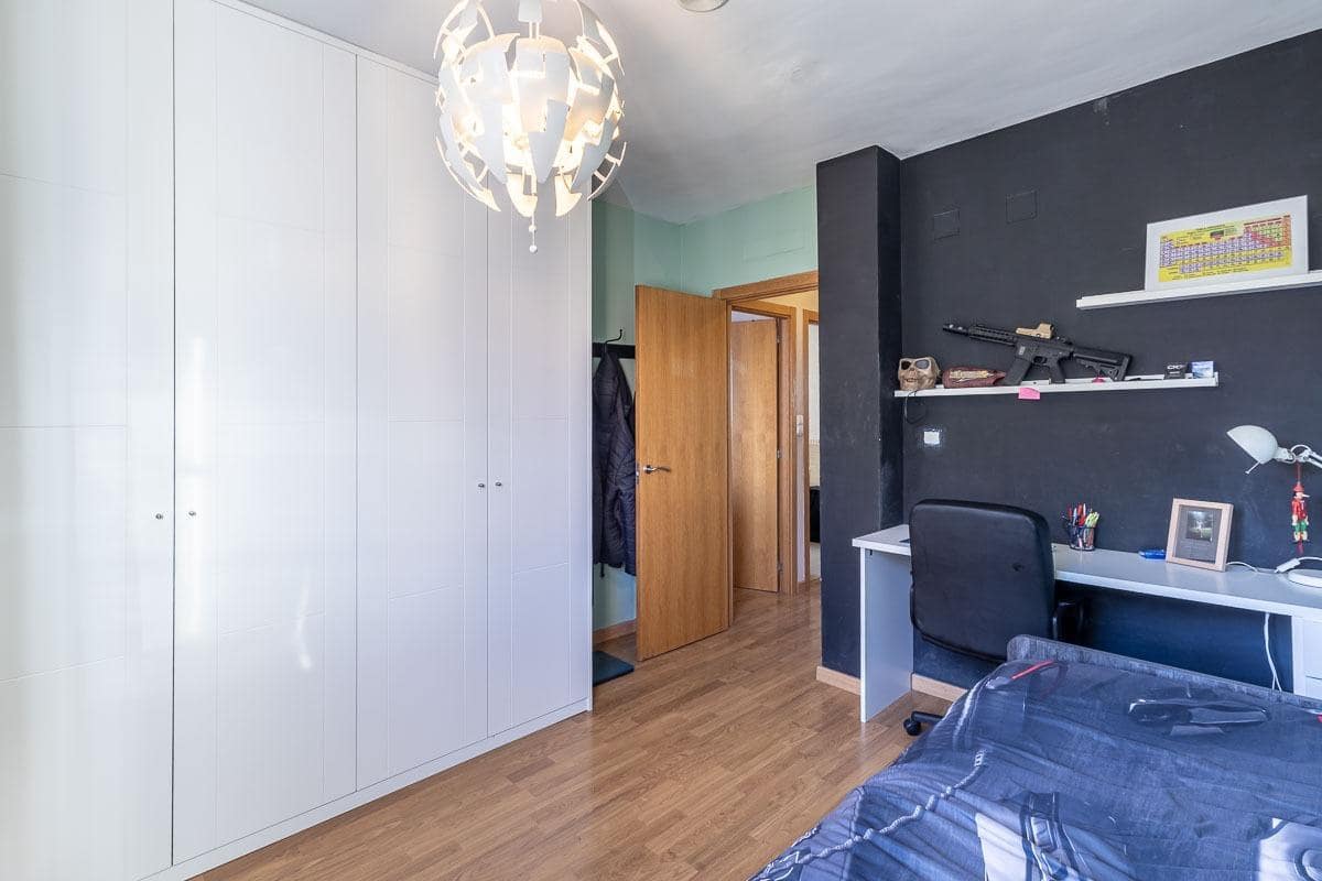 4 soverom Kjedet enebolig til salgs i Alhendin med svømmebasseng garasje - € 309 000 (Ref: 9535846)