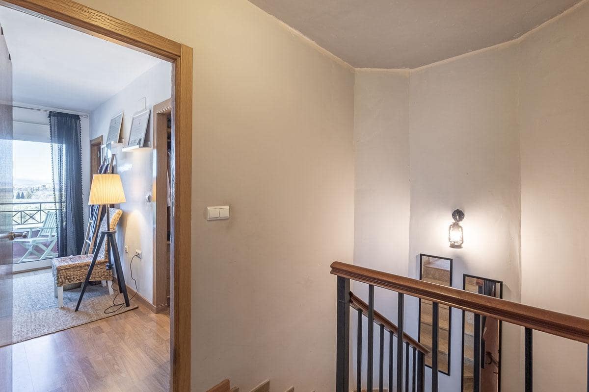 4 soverom Kjedet enebolig til salgs i Alhendin med svømmebasseng garasje - € 309 000 (Ref: 9535846)