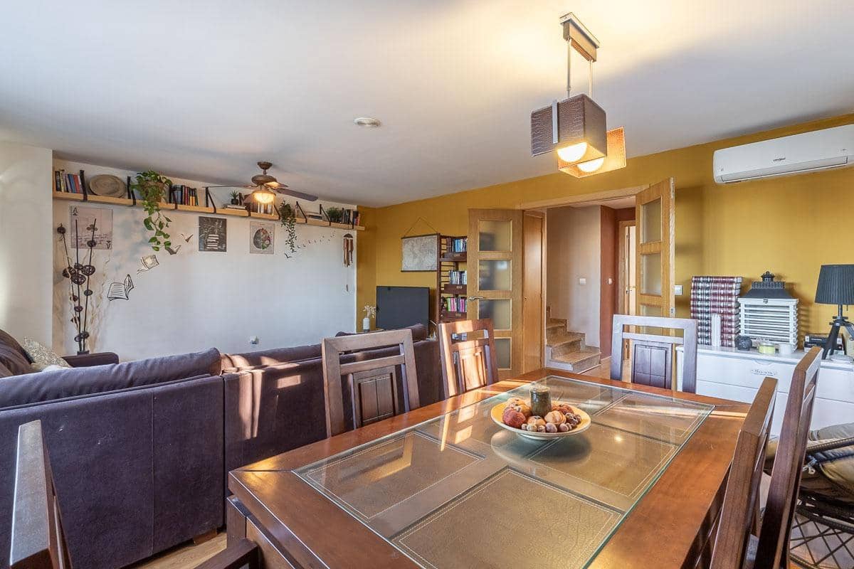 4 soverom Kjedet enebolig til salgs i Alhendin med svømmebasseng garasje - € 309 000 (Ref: 9535846)