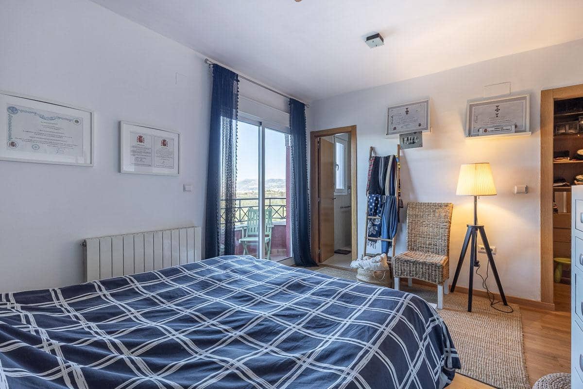 4 soverom Kjedet enebolig til salgs i Alhendin med svømmebasseng garasje - € 309 000 (Ref: 9535846)