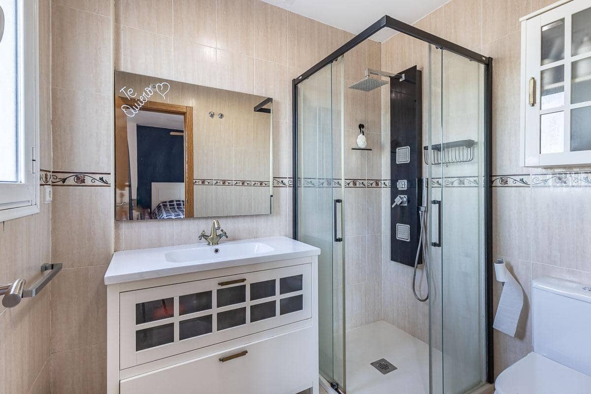 4 soverom Kjedet enebolig til salgs i Alhendin med svømmebasseng garasje - € 309 000 (Ref: 9535846)