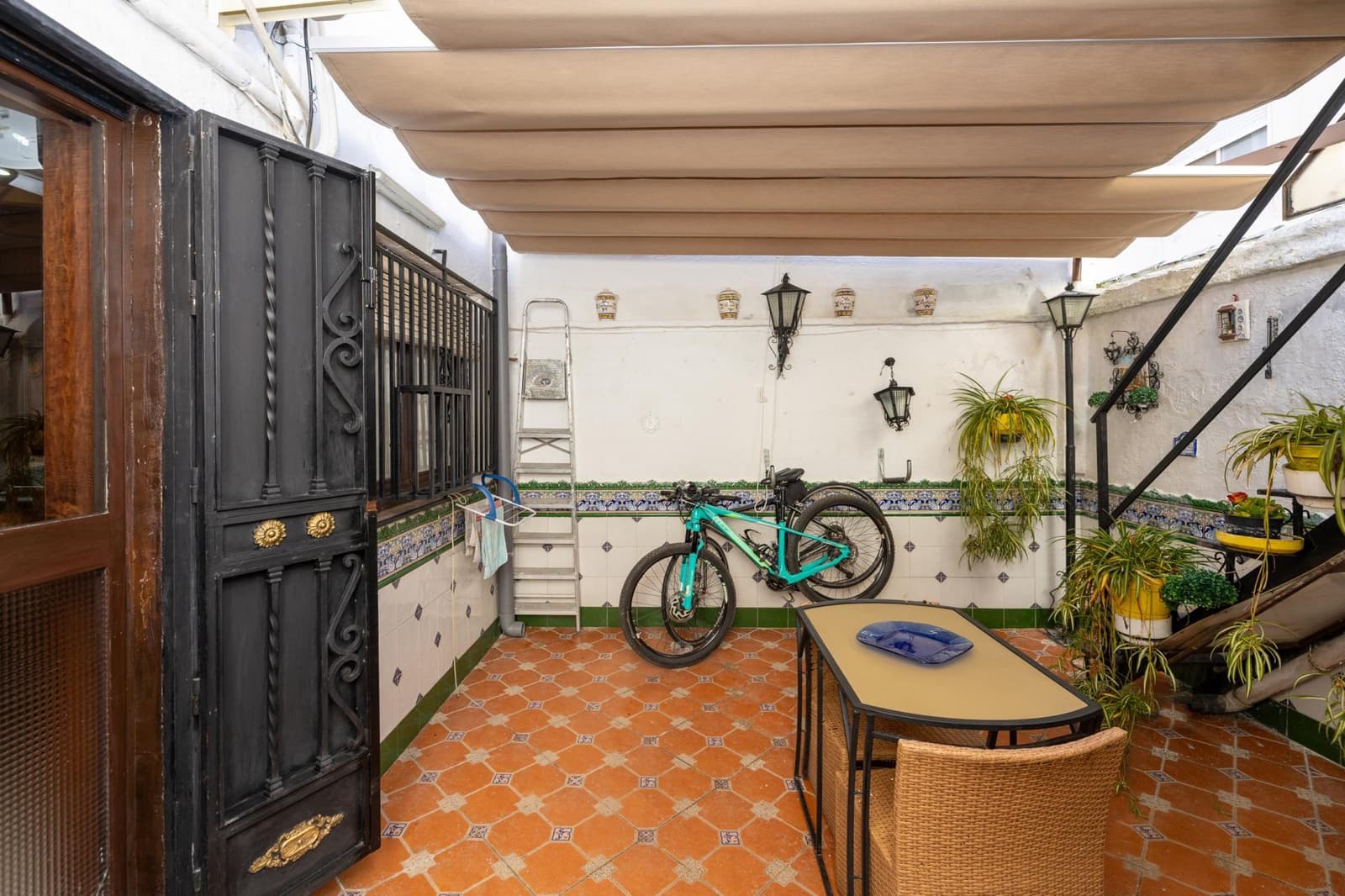 3 bedroom Terraced Villa for sale in Granada city - € 210,000 (Ref: 9535847)