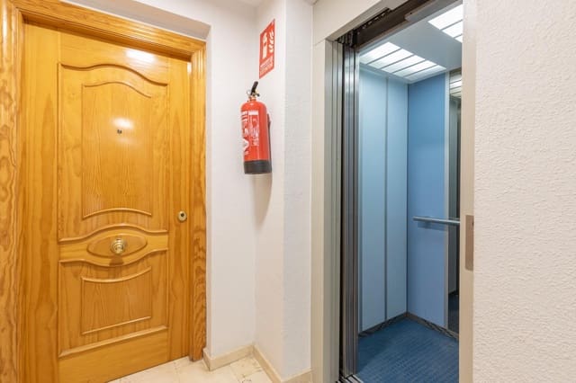 2 soveværelse Lejlighed til salg i Cenes de la Vega med garage - € 167.000 (Ref: 9543890)