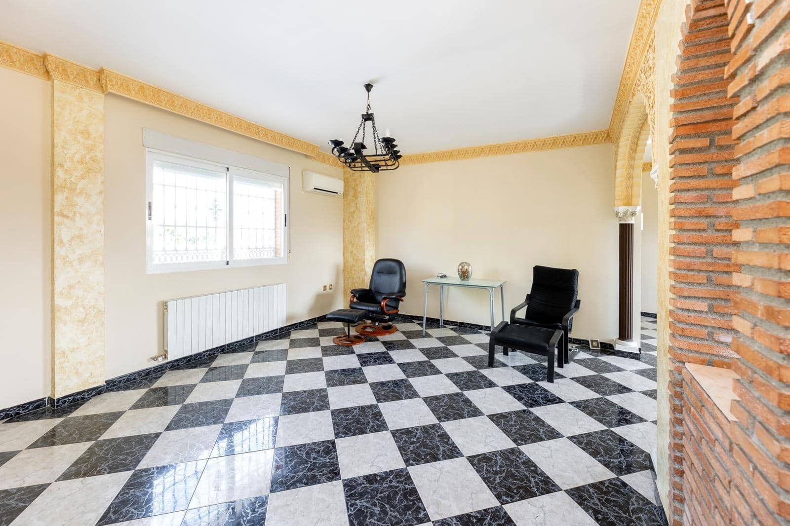 4 sypialnia Willa na sprzedaż w Ogijares z basenem garażem - 365 000 € (Ref: 9543898)