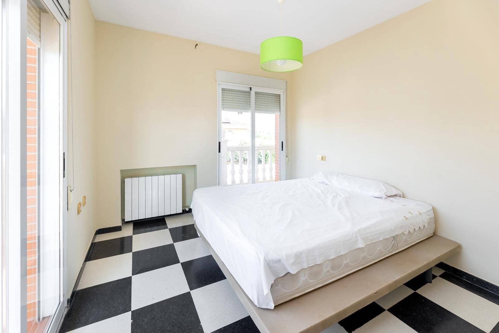 4 sypialnia Willa na sprzedaż w Ogijares z basenem garażem - 365 000 € (Ref: 9543898)