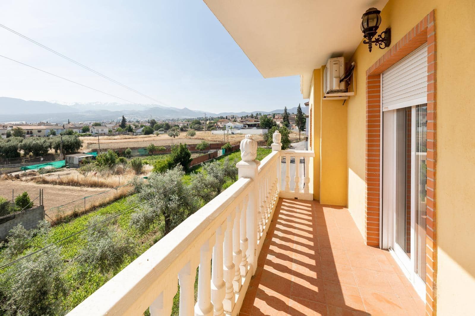 4 sypialnia Willa na sprzedaż w Ogijares z basenem garażem - 365 000 € (Ref: 9543898)