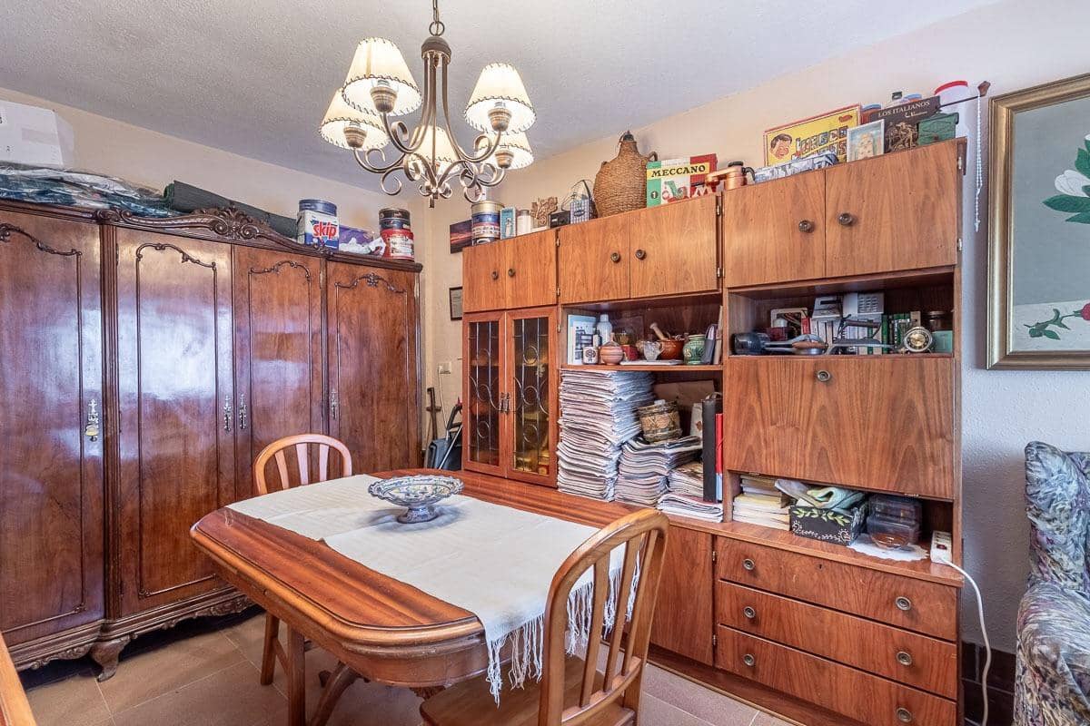 5 bedroom Villa for sale in Otura with pool - € 520,000 (Ref: 9548459)