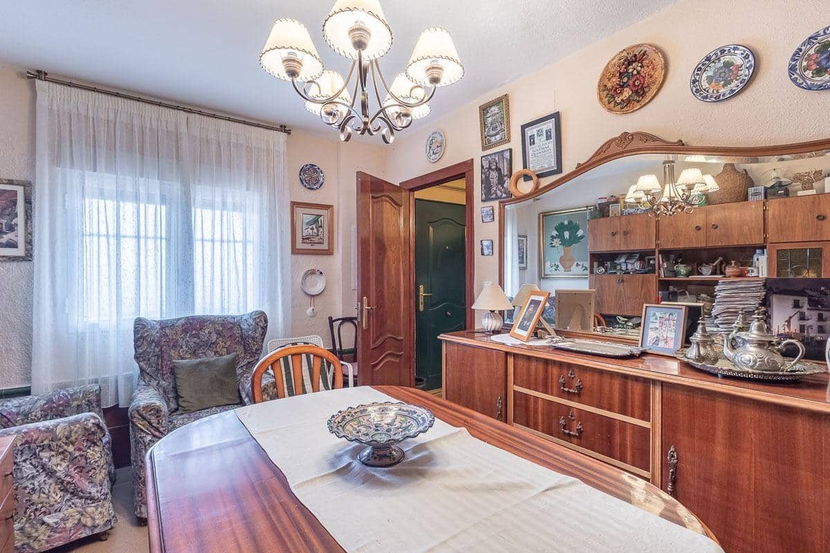 5 quarto Moradia para venda em Otura com piscina - 350 000 € (Ref: 9548459)
