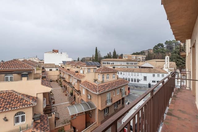 4 bedroom Flat for sale in Granada city - € 225,000 (Ref: 9556075)