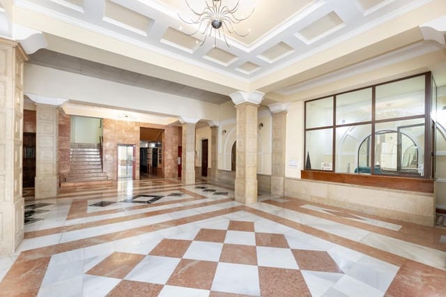 7 sovrum Lägenhet till salu i Granada stad - 520 000 € (Ref: 9556076)