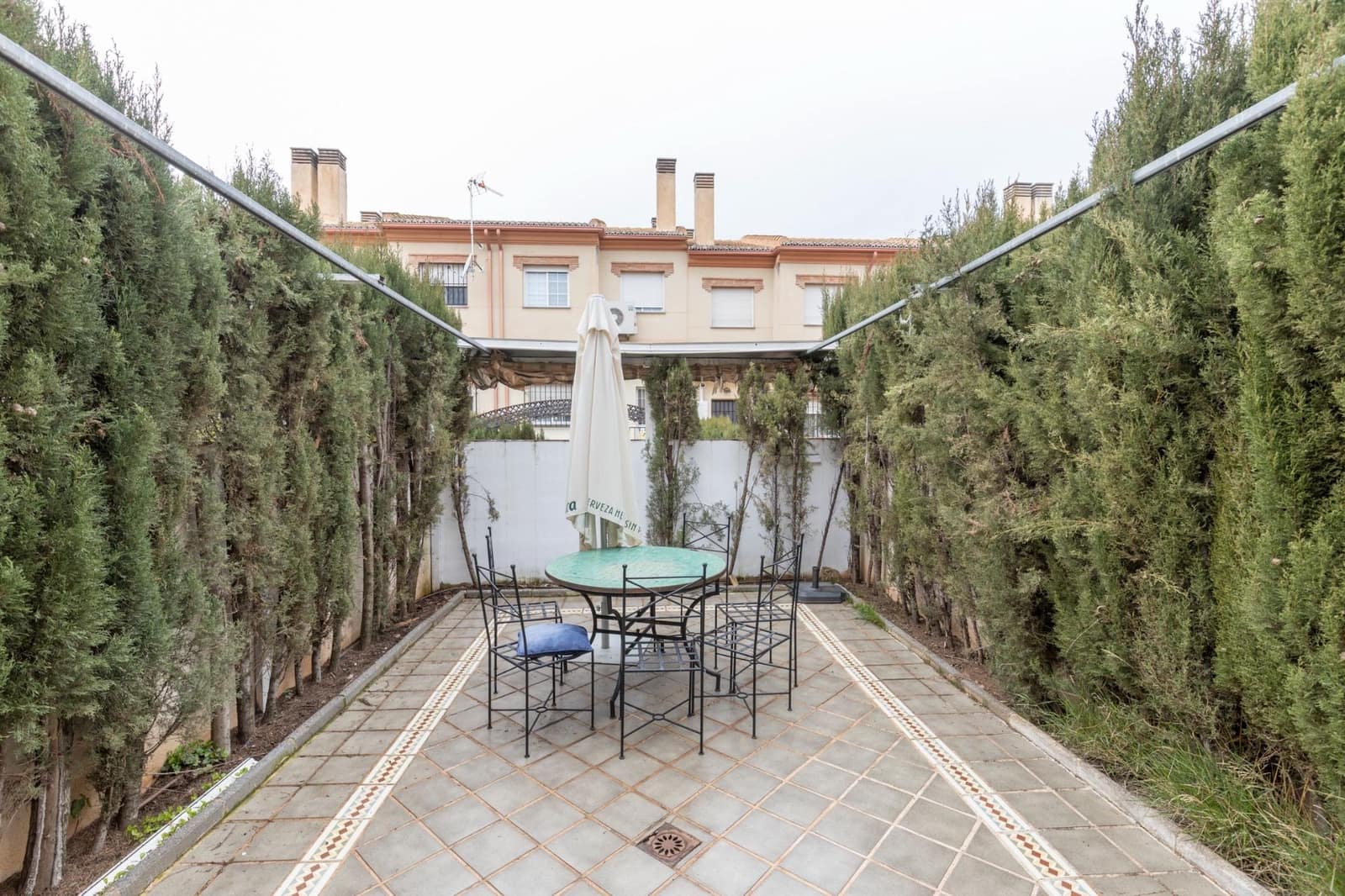 3 Zimmer Reihenhaus zu verkaufen in Ogijares mit Garage - 249.000 € (Ref: 9556080)