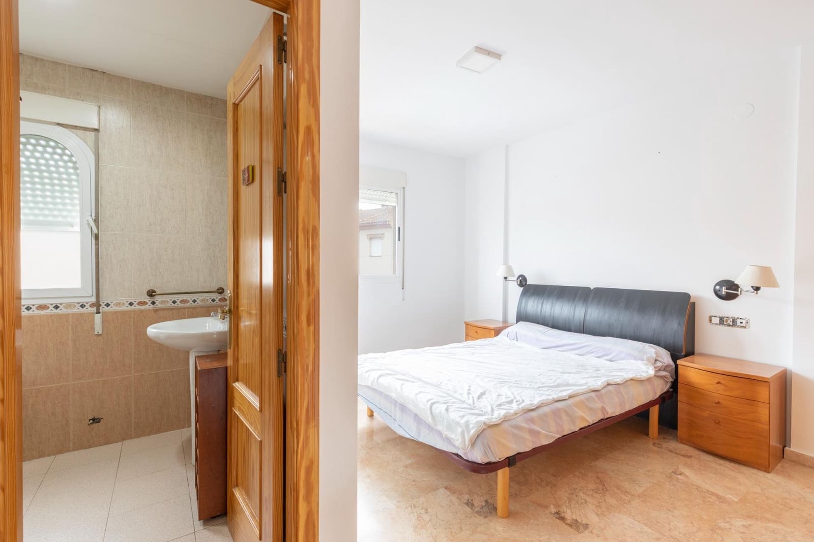 3 bedroom Terraced Villa for sale in Ogijares with garage - € 229,000 (Ref: 9556080)