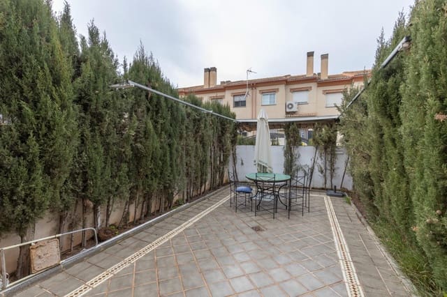 3 quarto Moradia em Banda para venda em Ogíjares com garagem - 229 000 € (Ref: 9556080)