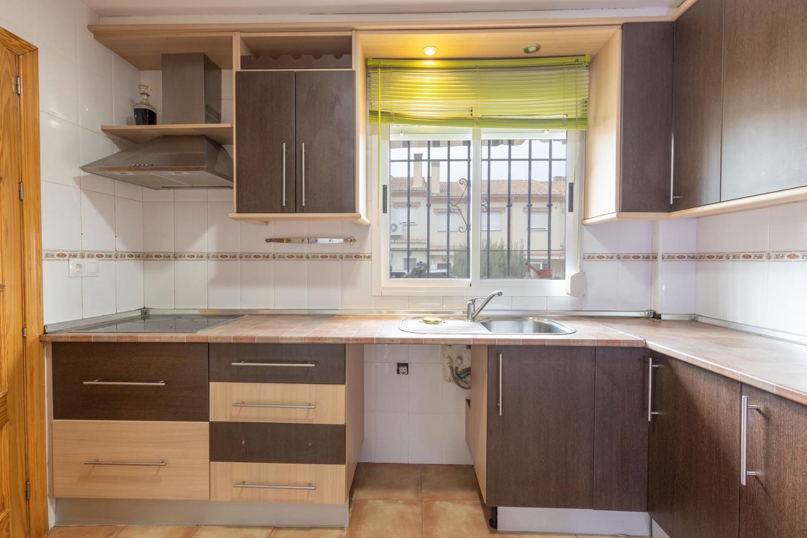 3 bedroom Terraced Villa for sale in Ogijares with garage - € 229,000 (Ref: 9556080)