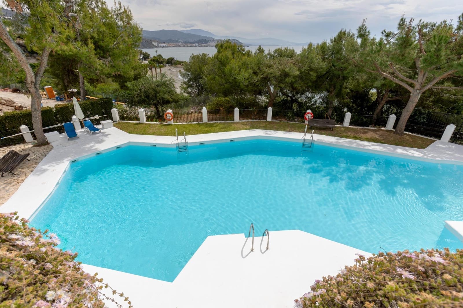 3 sypialnia Mieszkanie na sprzedaż w La Herradura z basenem garażem - 449 000 € (Ref: 9562118)