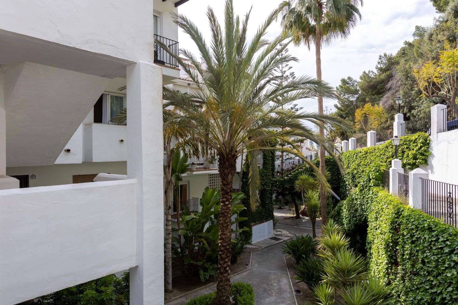 3 sypialnia Mieszkanie na sprzedaż w La Herradura z basenem garażem - 449 000 € (Ref: 9562118)