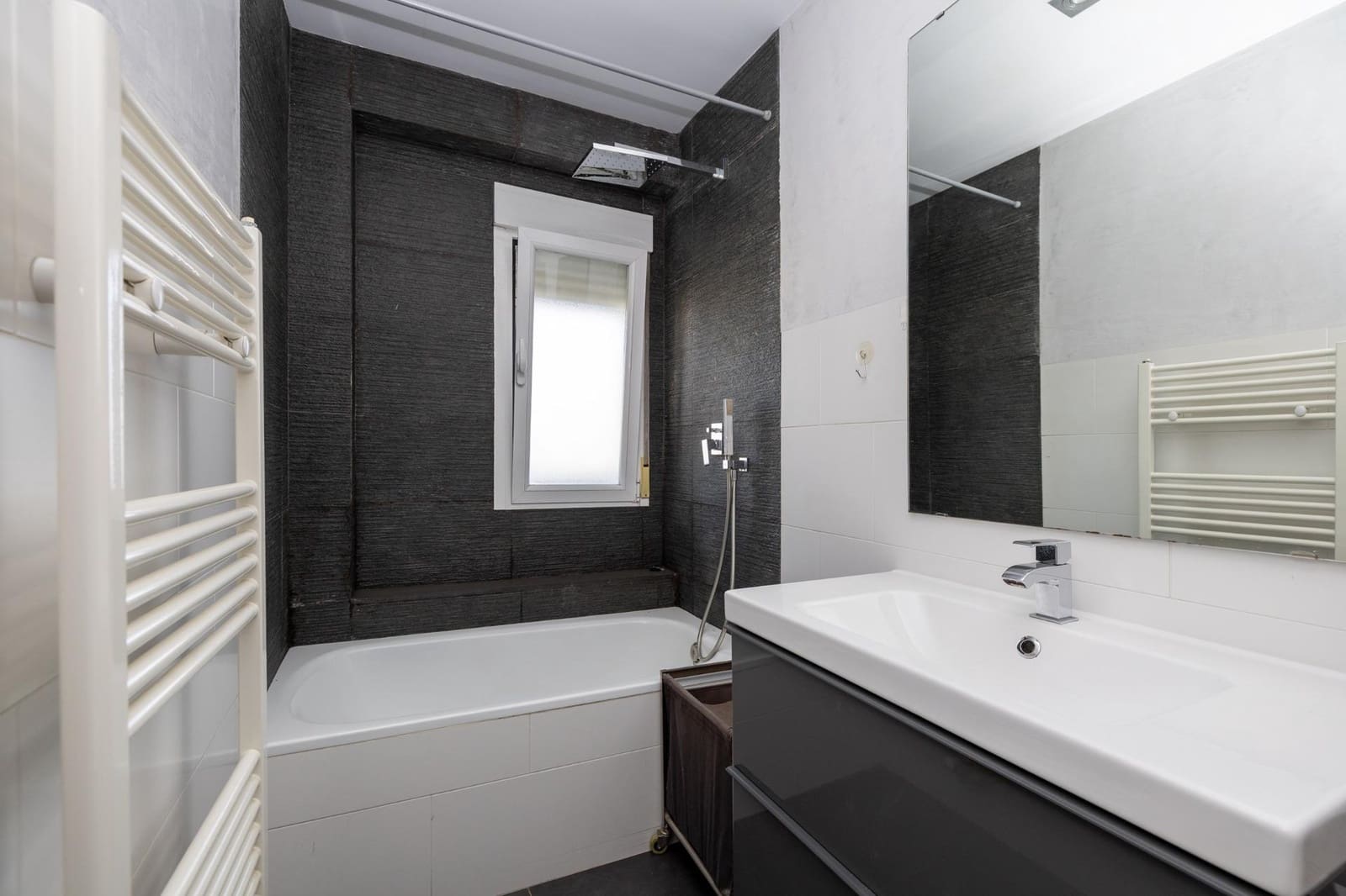 Piso de 2 habitaciones en Granada ciudad en venta - 250.000 € (Ref: 9562121)