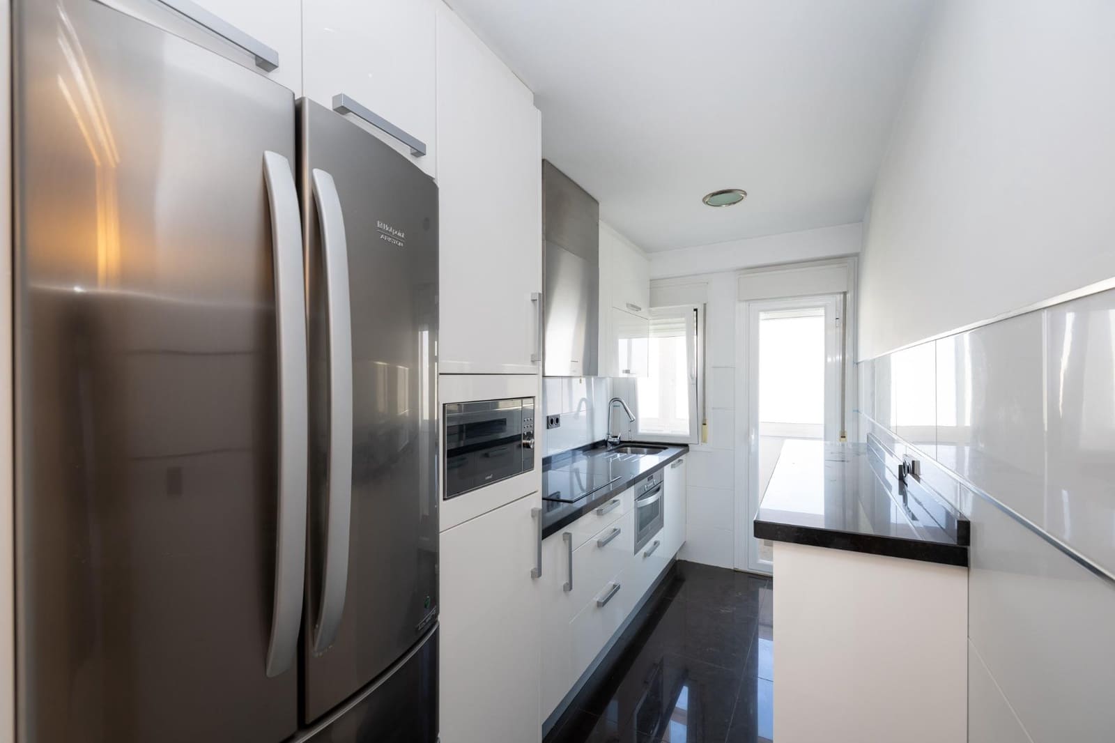 Piso de 2 habitaciones en Granada ciudad en venta - 250.000 € (Ref: 9562121)