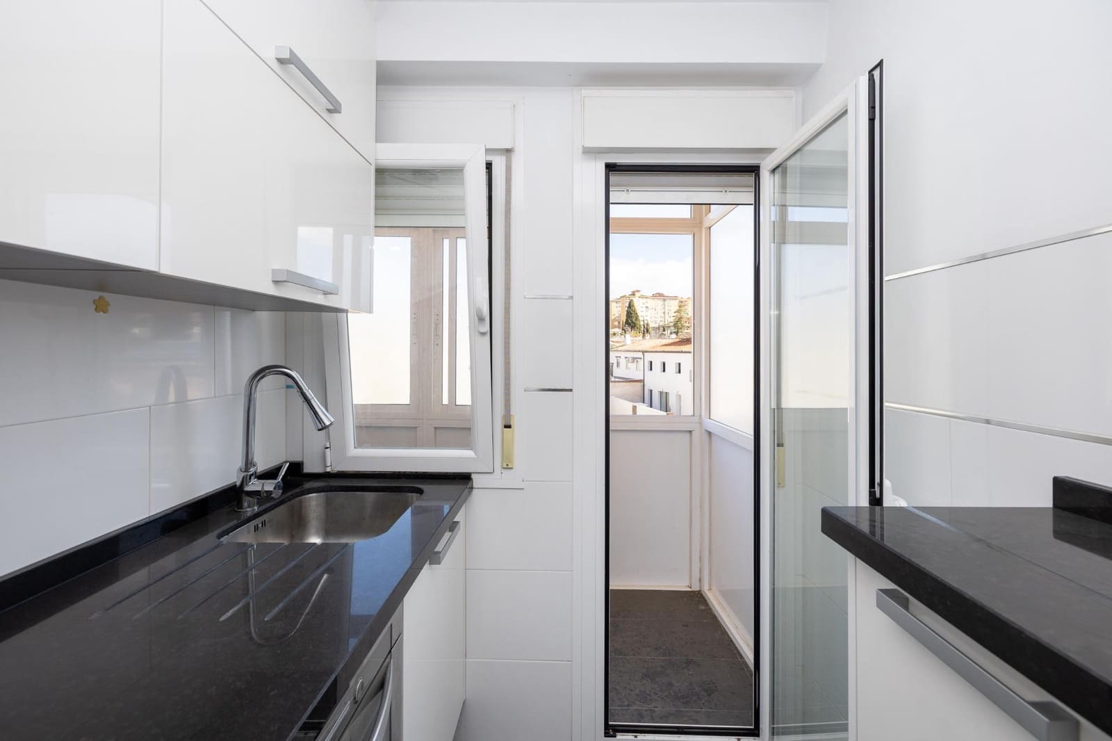 Piso de 2 habitaciones en Granada ciudad en venta - 250.000 € (Ref: 9562121)