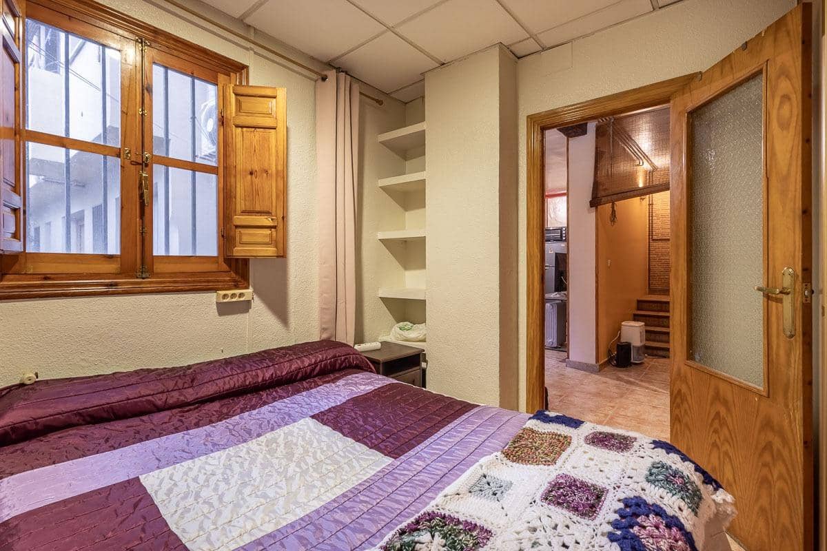 4 soveværelse Semi-Rækkehus til salg i Granada by - € 329.000 (Ref: 9562123)